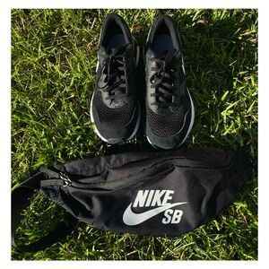 Boys Nike AirMax Black Sneakers with Nike Waist Bag